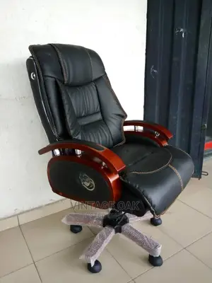 Executive Office Swivel Chair/ Reclining Chair.