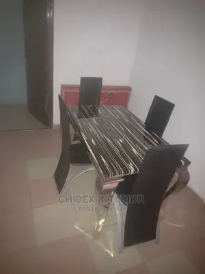 Marble 4 Seaters Dining Table