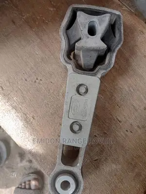 RANGE ROVER Evoque Engine Siting