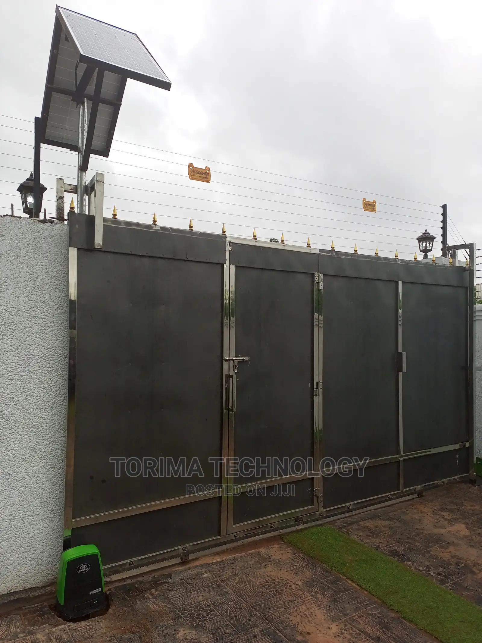 Enterance Revolving Gate