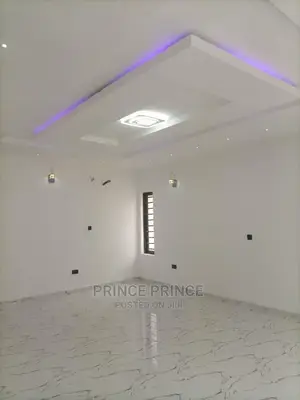3bdrm Block of Flats in Surulere for rent