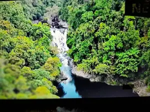 55 Inches Samsung Wall Screan Television