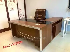 Smart and Scratch Proof Office Table