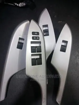 Power Window Switch / Button - Corolla 2010/12