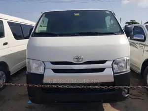 Toyota HiAce 2010 White