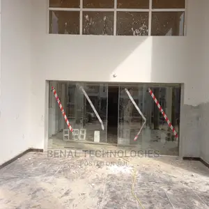 Frame / Frameless Auto Sensor Door in Ikeja, Standard