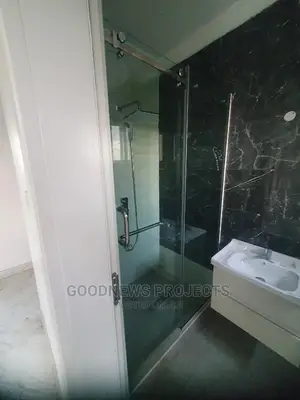 Frameless Sliding Shower Bath