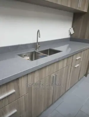 Quartz Far Kitchen Cabinets