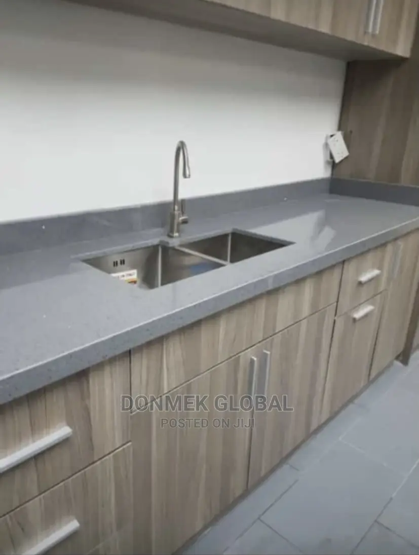 Quartz Far Kitchen Cabinets