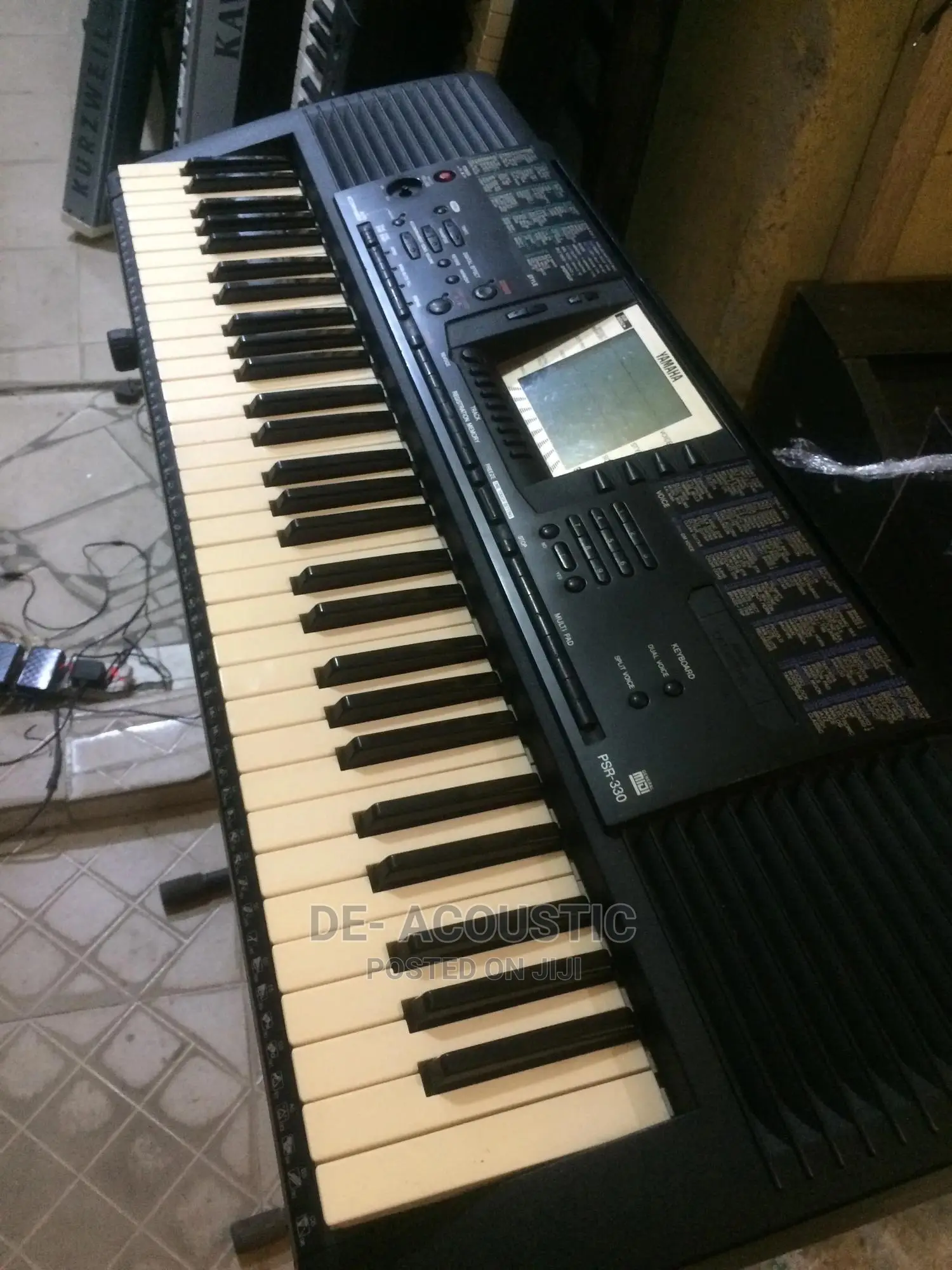 Yamaha PSR-330 Electronic Keyboard