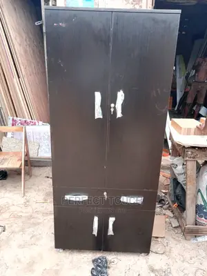 32inchis Wardrobe