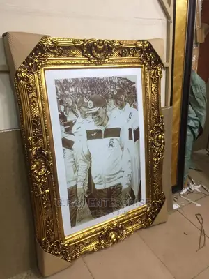Living Room Antique Modern Vintage Royal Frame for Artists Interior