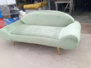Classique Love Seat