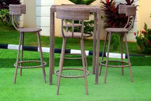 Great Outdoor Garden Table With 4 Chairs.