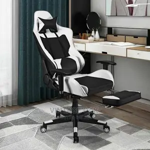 Multifunctional Revolving Gaming Chair With Footrest.