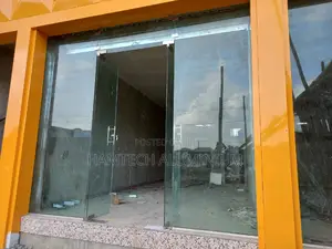 10mm Frame Less Glass Door With Tampered