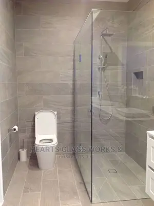 Frameless 10mm Tempered Glass Shower Cubicle.