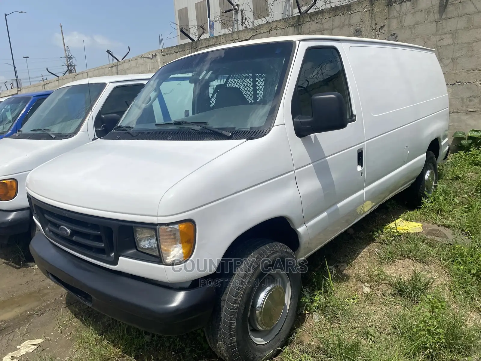 Ford E350 2007 White