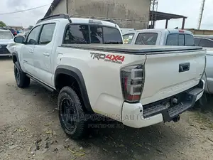 Toyota Tacoma 4dr Double Cab 2016 White