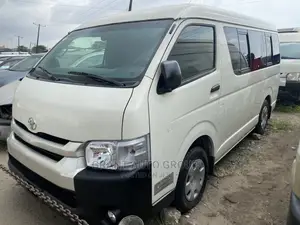Toyota HiAce 2014 White