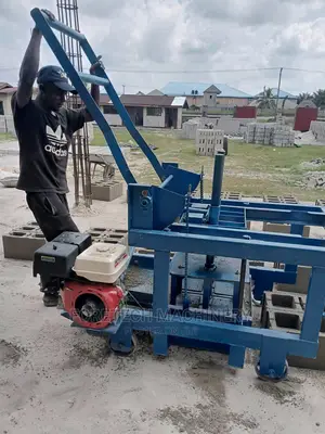 FT100 Concrete Egg Laying Block Molding Machine