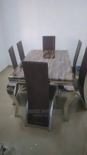 Marble 6 Seaters Dining Table