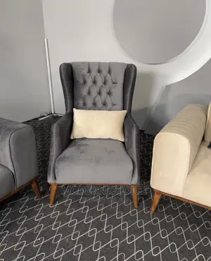Flomzy Tufted Arm Chair