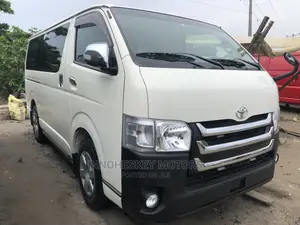 Toyota HiAce 2012 White