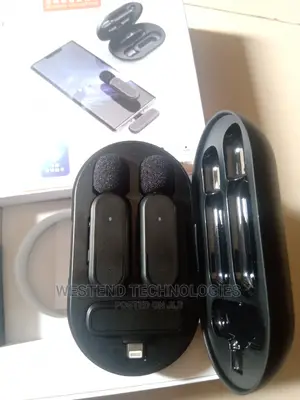 2in1 Wireless Microphone for iPhone With Charging Case