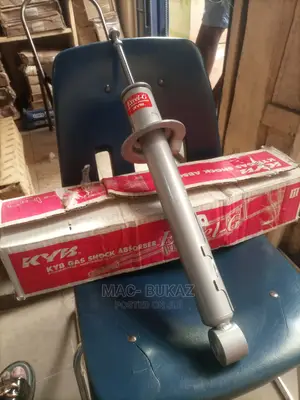 Front Shock (KYB Japan)Is250 2*4
