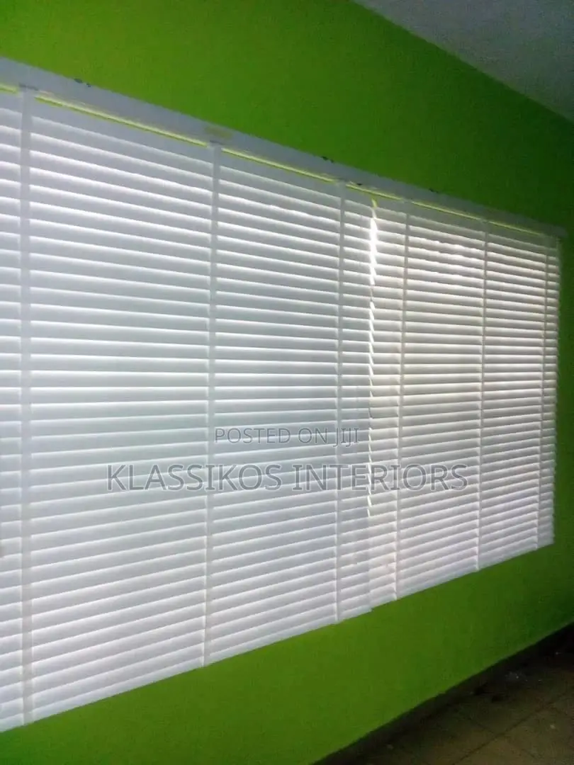 White Wooden Blind (Free Delivery)