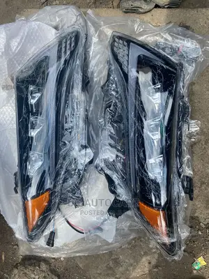 Venza Headlight