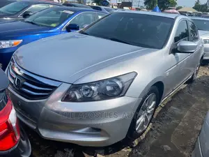 Honda Accord 2011 Silver