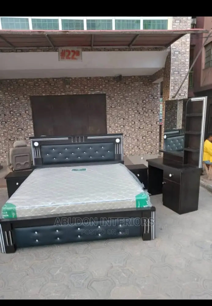 Quality Bed With Side Mirror