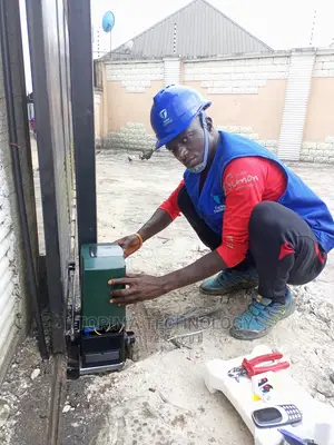 Automatic Gates for a Commercial Business