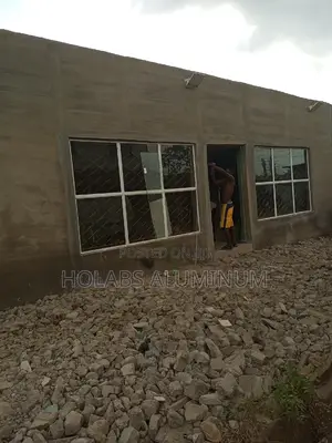 Fixed Window Projected With Frameless Door