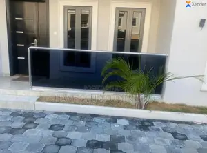 10mm Tinted Tampered Handrail
