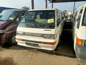 Mitsubishi L300 2000 White