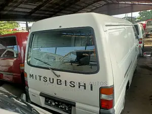 Mitsubishi L300 2004 White