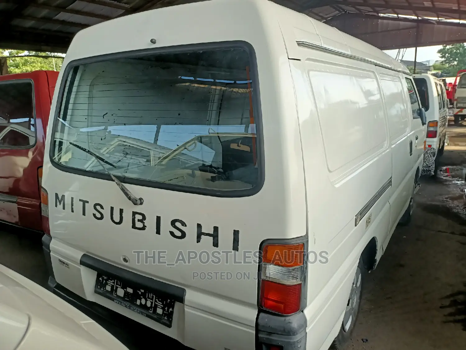 Mitsubishi L300 2004 White