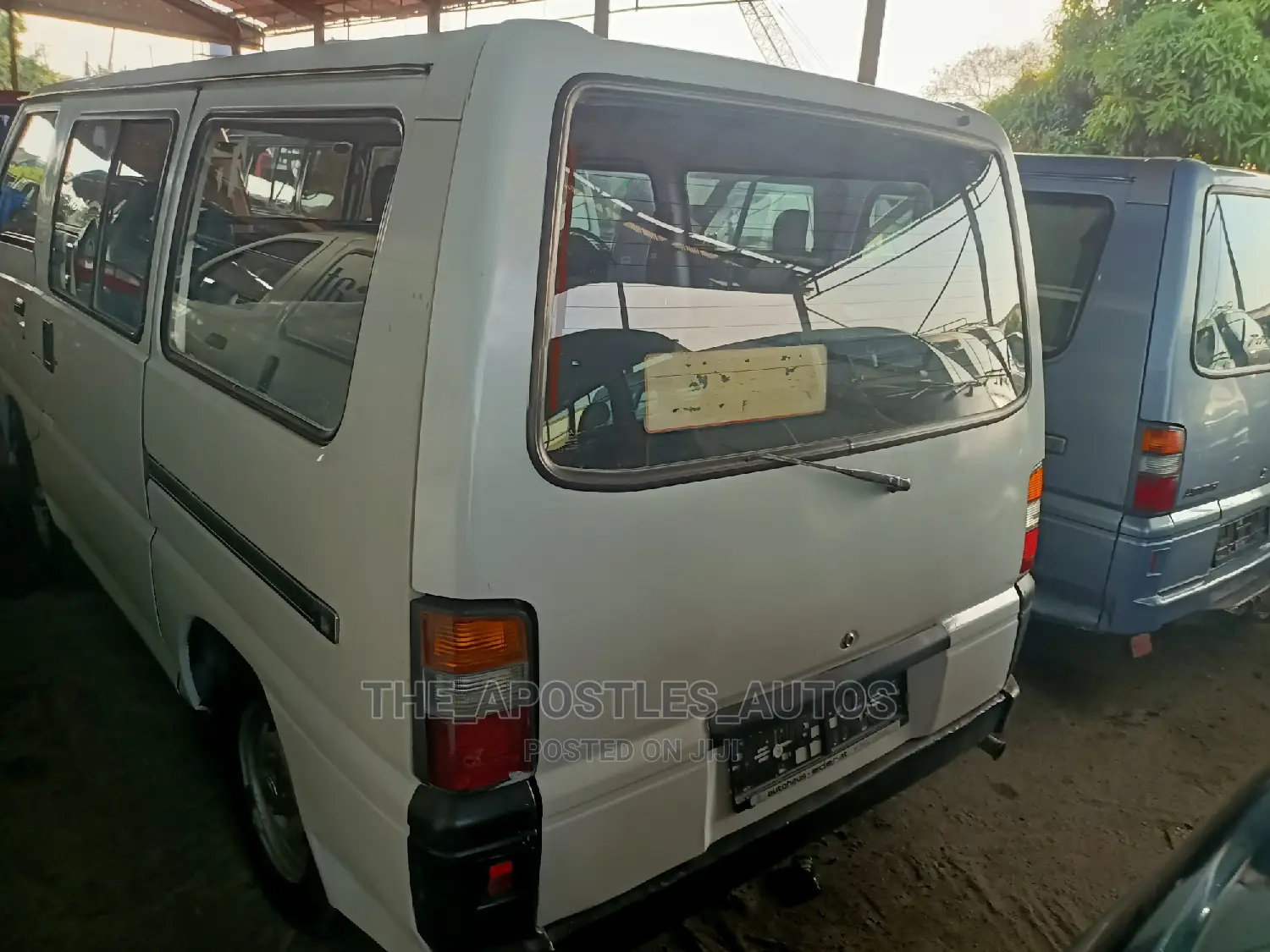 Mitsubishi L300 2004 White