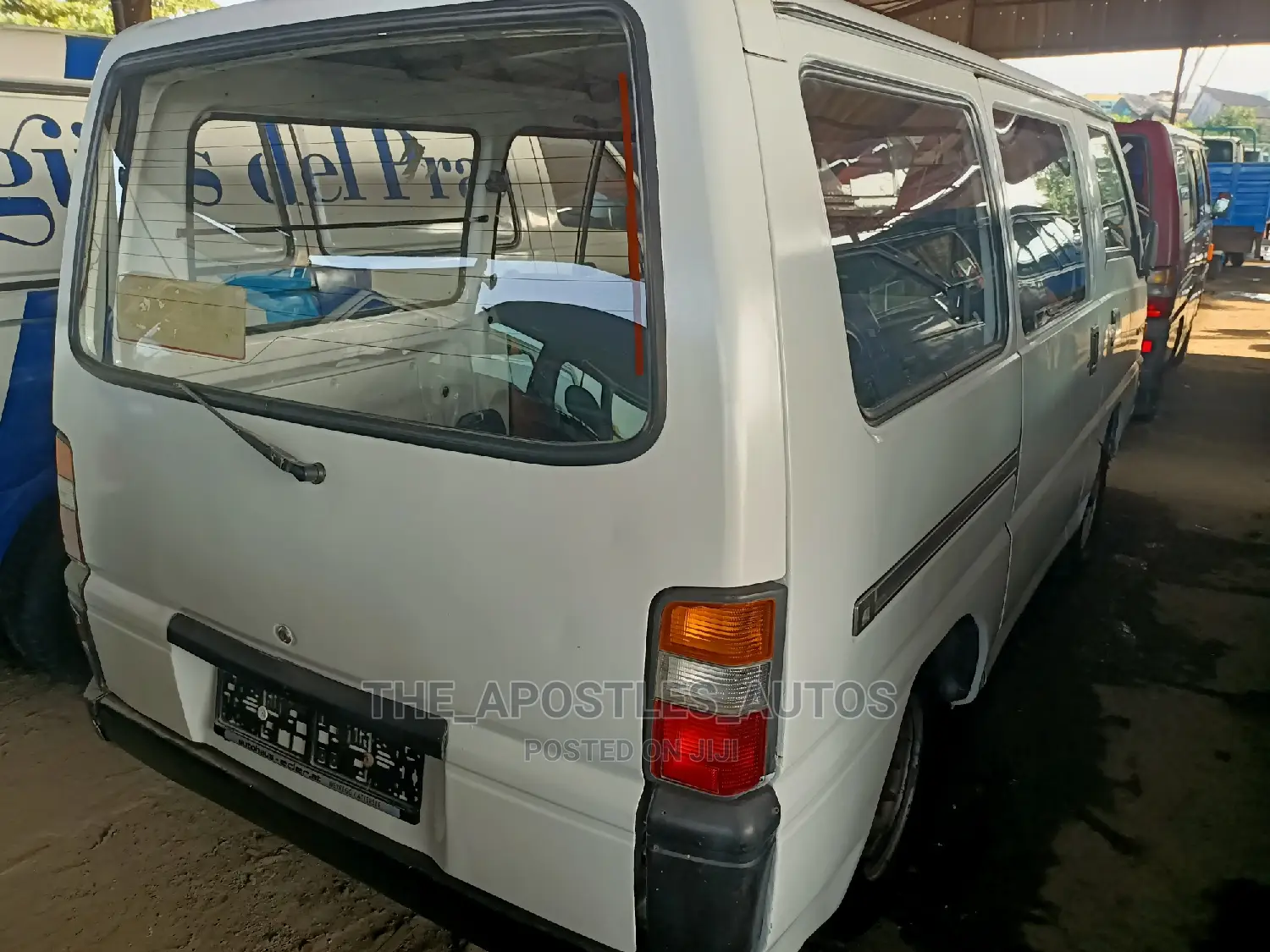Mitsubishi L300 2004 White