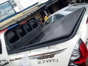 Hilux Folding Boot Cover