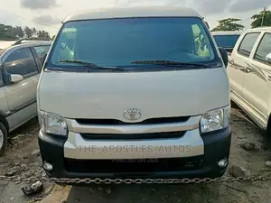 Toyota HiAce 2013 White