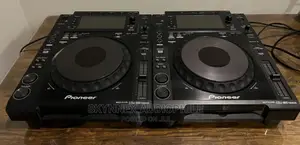 Pioneer CDJ 900