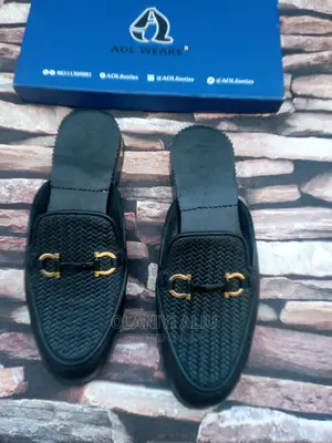 Aolspecah Black Half Shoe