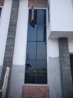 Frameless Aluminium Curtain Wall With Opening