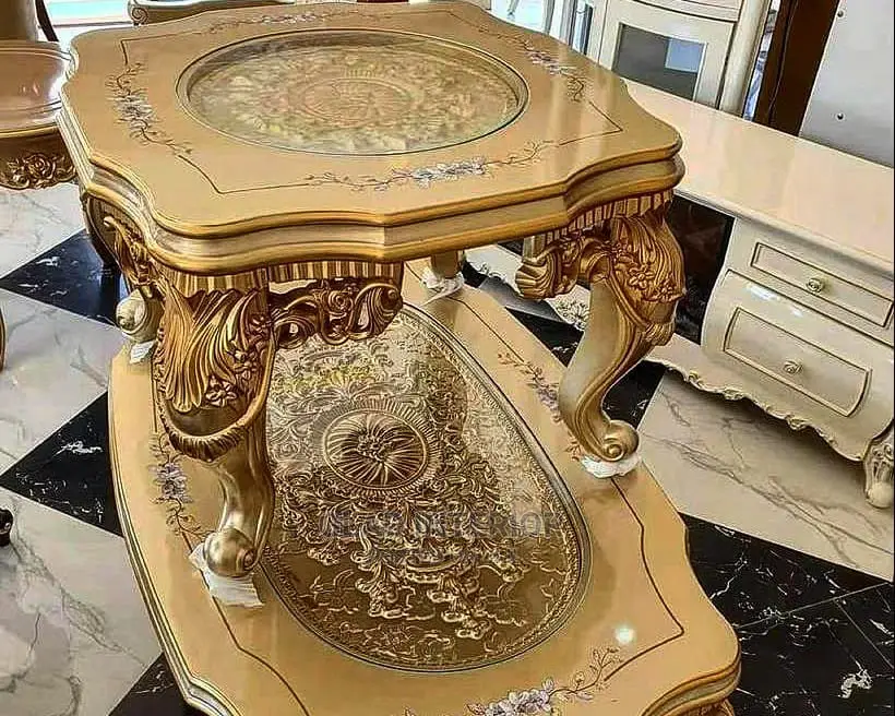 Royal Center Table