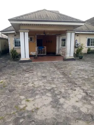 4bdrm Bungalow in Akar Rd Off Iwofe, Port-Harcourt for sale