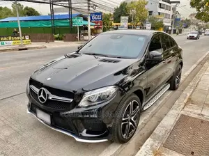 GL Mercedes Benz for Rent